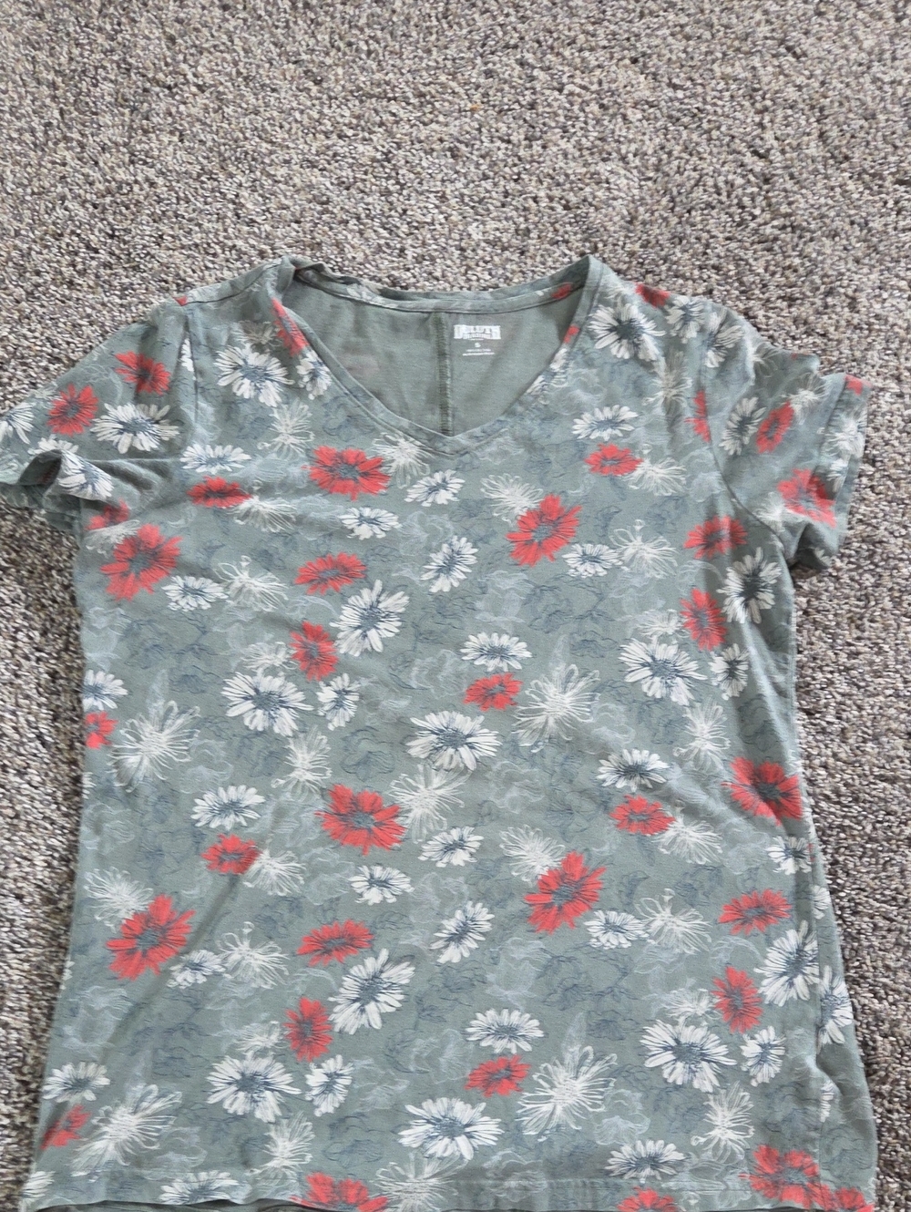 Duluth Trading Co Green Floral V-Neck Tee with Red and White Flowers